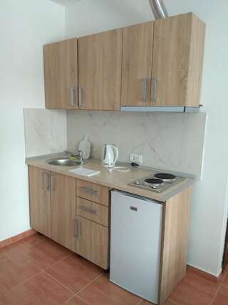 Апартаменты Alise Бар Двухместный номер Делюкс с 1 кроватью и балконом, вид на море-3