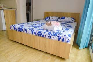 Апартаменты Alise Бар Четырехместный номер с видом на горы-2